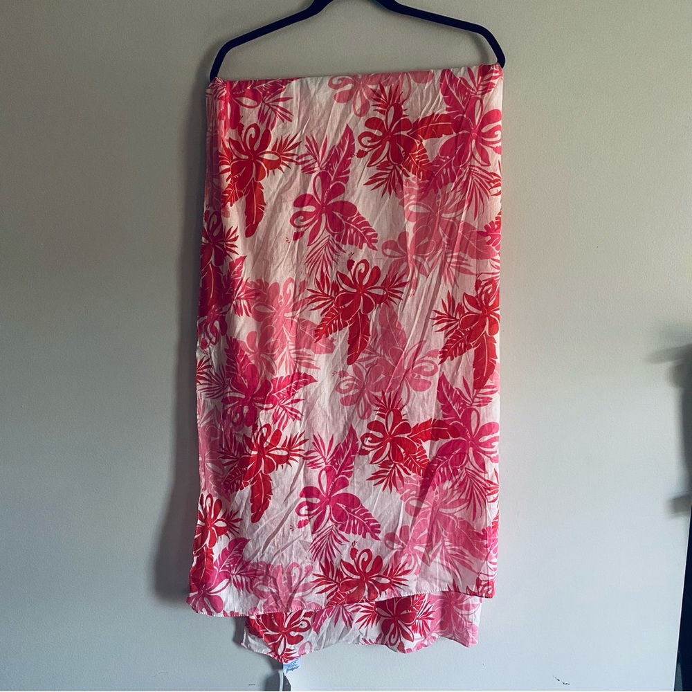 West Indies Women's Pink & Red Hibiscus Floral Print Sarong Scarf 70 x 42 in NWT